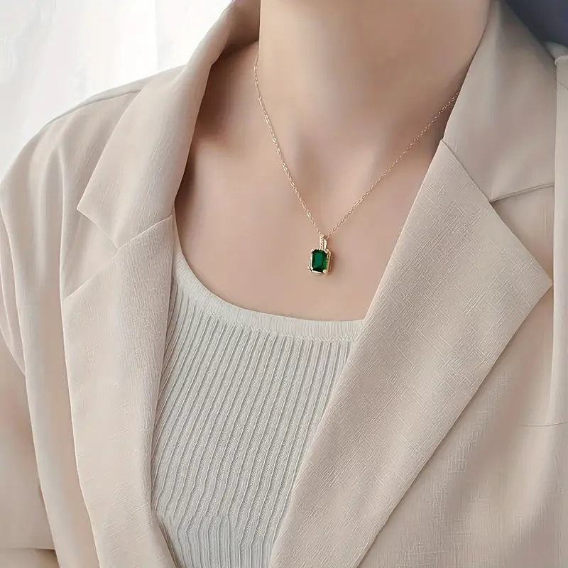 Halo Rectangular Necklace in Gold and Emerald