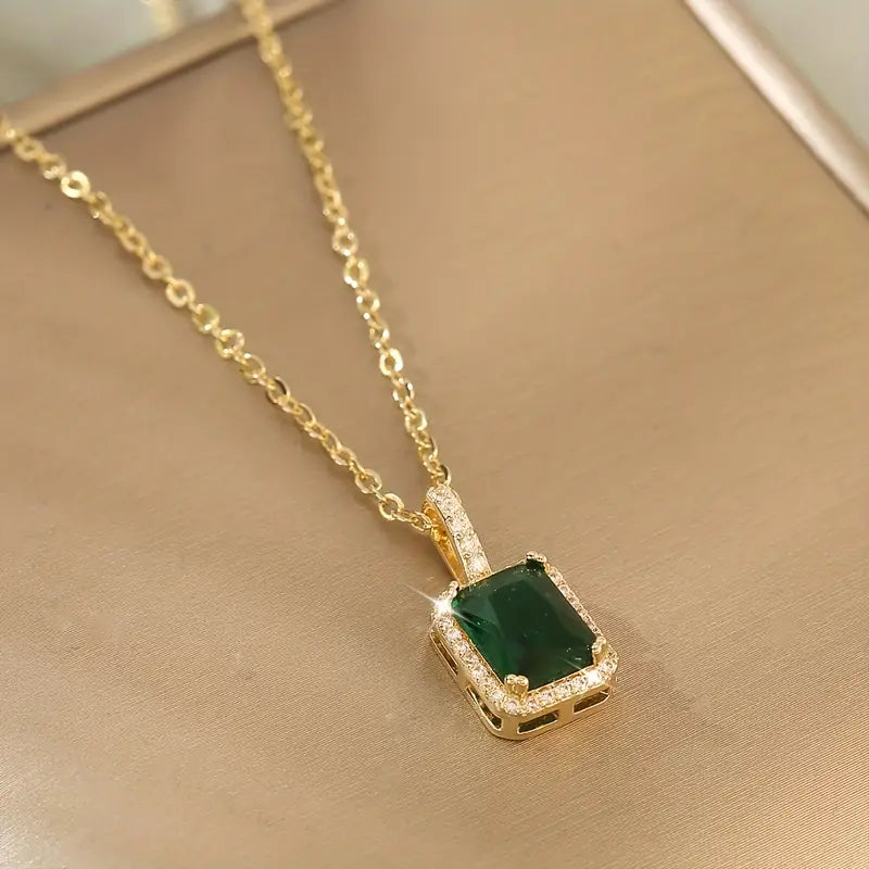 Halo Rectangular Necklace in Gold and Emerald