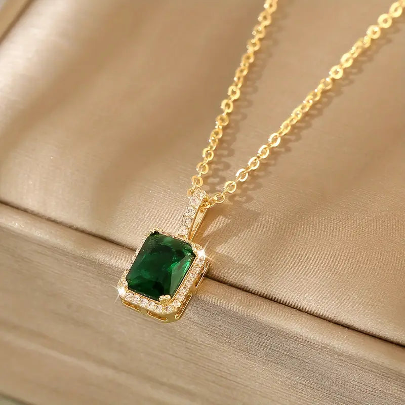 Halo Rectangular Necklace in Gold and Emerald